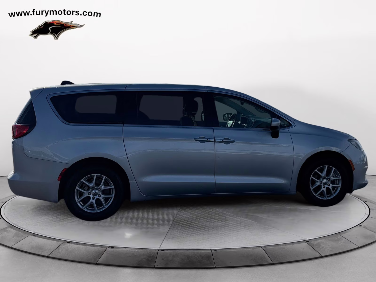 2023 Silver Mist Clearcoat Chrysler Voyager LX FWD Van