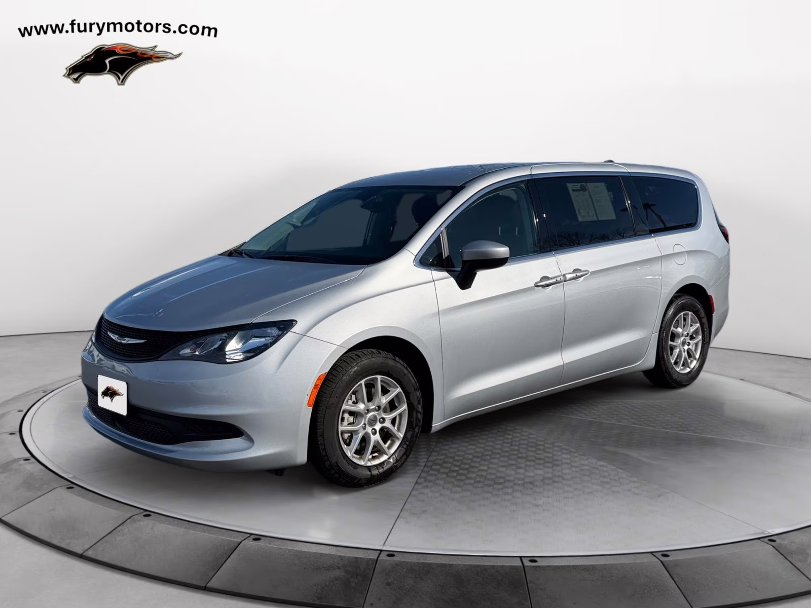 2023 Silver Mist Clearcoat Chrysler Voyager LX FWD Van