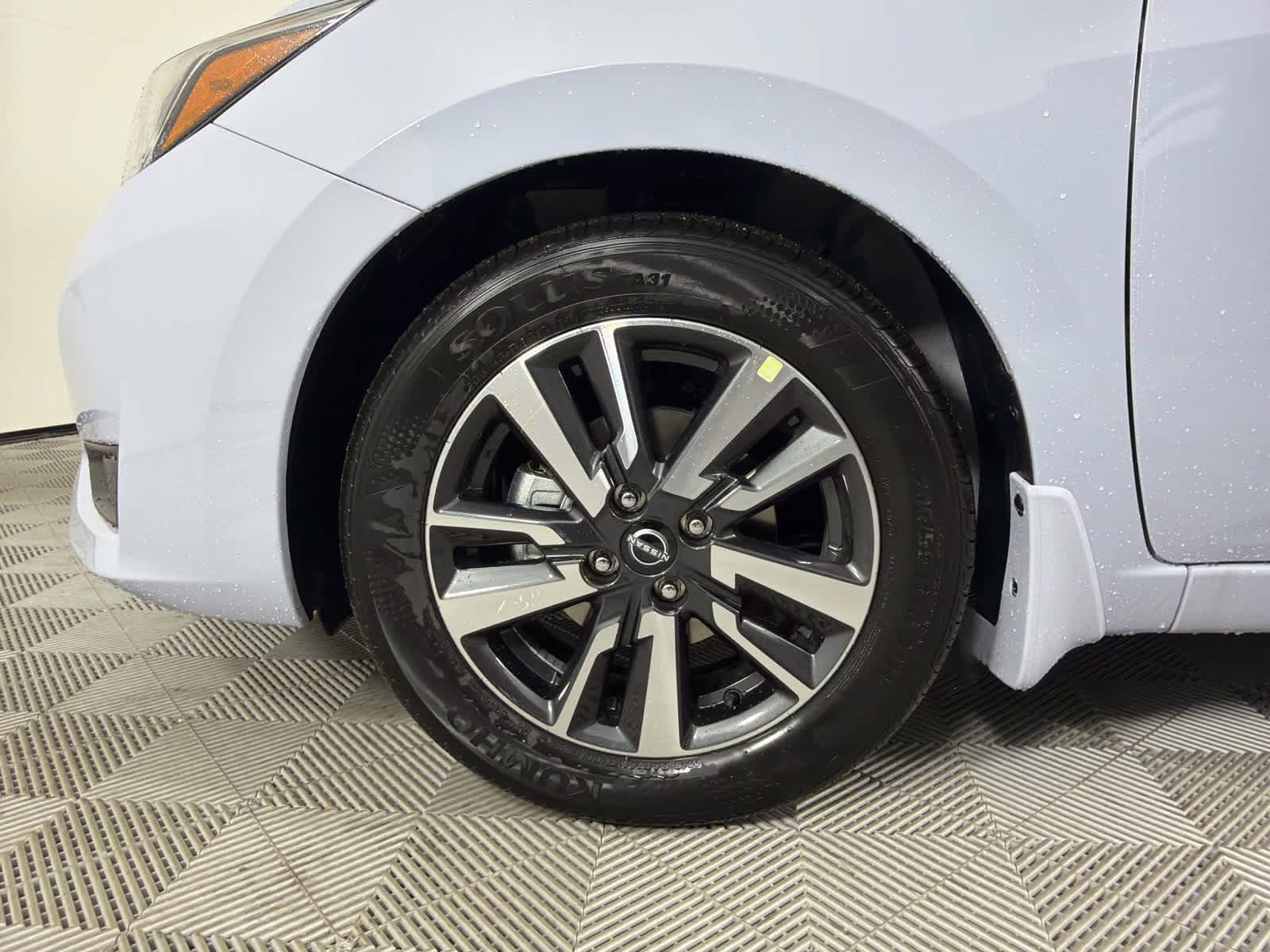 2025 Gray Sky Pearl Nissan Versa SV FWD Sedan