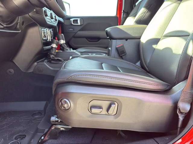 2026 Firecracker Red Clearcoat Jeep Wrangler Sahara 4X4 Convertible