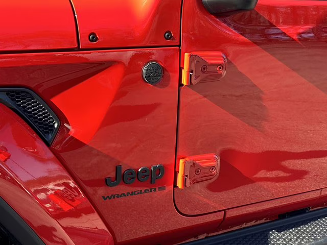 2026 Firecracker Red Clearcoat Jeep Wrangler Sahara 4X4 Convertible