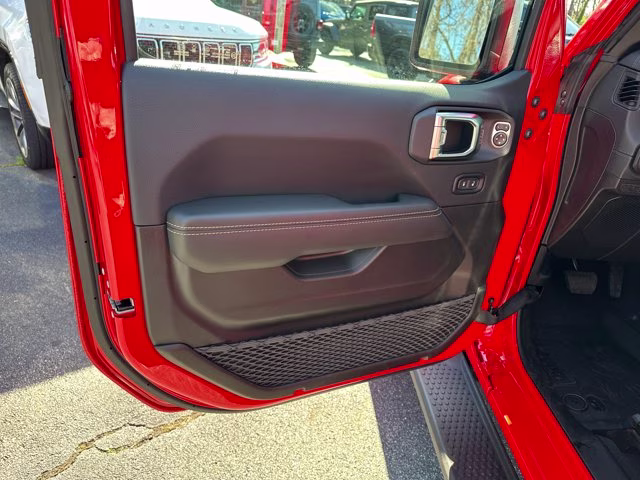 2026 Firecracker Red Clearcoat Jeep Wrangler Sahara 4X4 Convertible