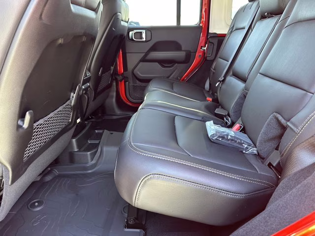 2026 Firecracker Red Clearcoat Jeep Wrangler Sahara 4X4 Convertible