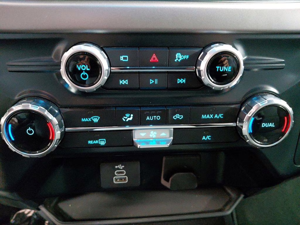 2025 Carbonized Gray Metallic Ford F-150 XLT 4X4 Truck