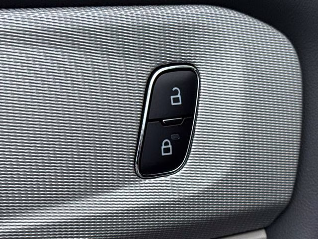 2026 White Metallic Ford Explorer Active RWD SUV