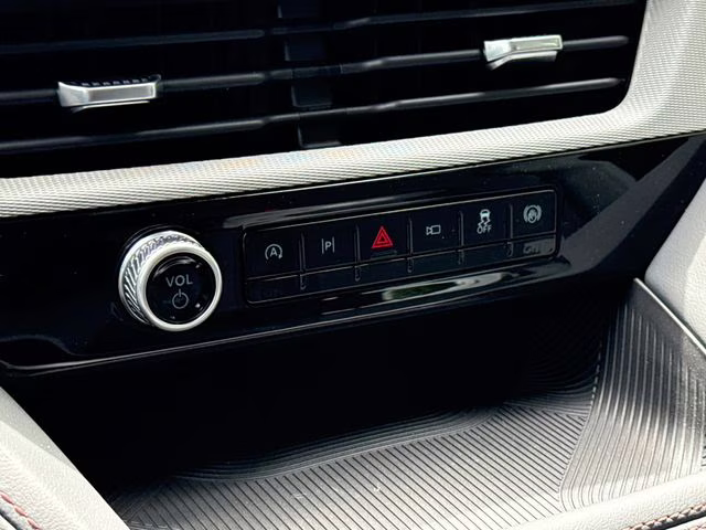 2026 White Metallic Ford Explorer Active RWD SUV