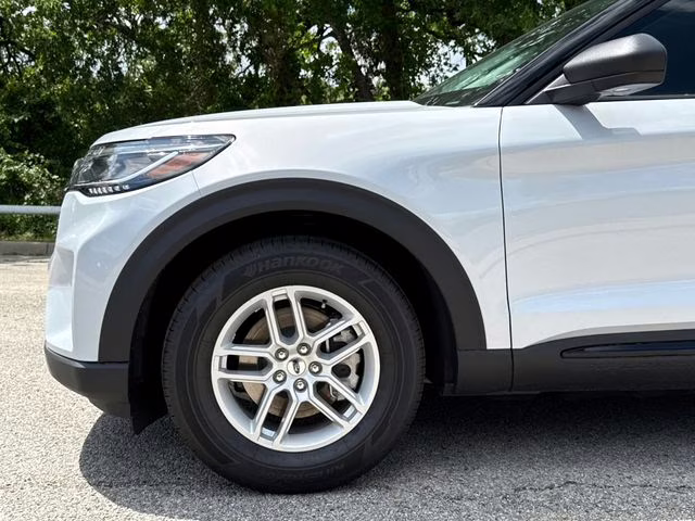 2026 White Metallic Ford Explorer Active RWD SUV