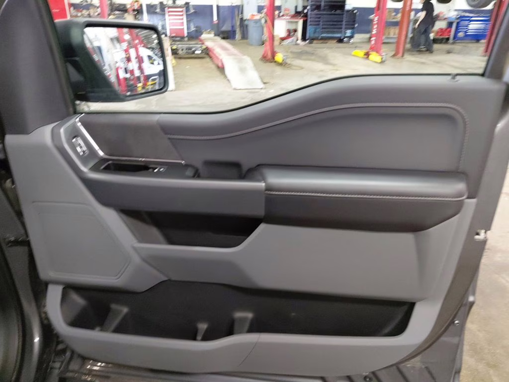 2025 Carbonized Gray Metallic Ford F-150 XLT 4X4 Truck