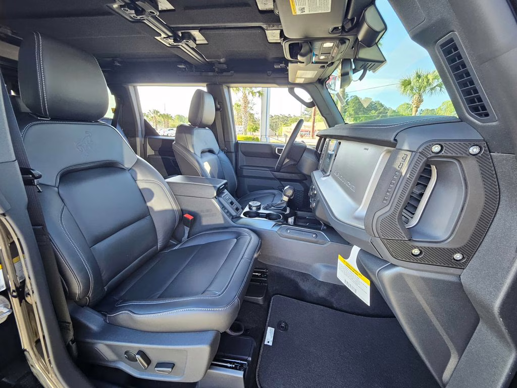 2026 Shadow Black Ford Bronco Outer Banks 4X4 SUV