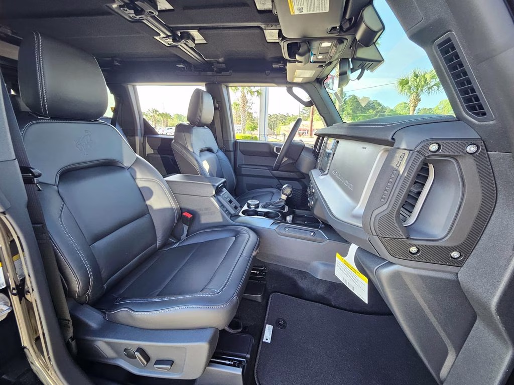 2026 Shadow Black Ford Bronco Outer Banks 4X4 SUV