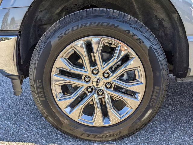 2024 Gray Metallic Ford F-150 Lariat 4X4 Truck