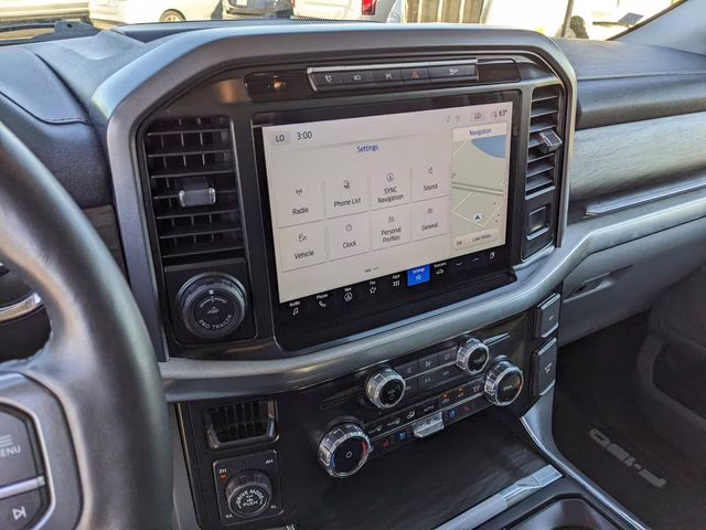 2024 Gray Metallic Ford F-150 Lariat 4X4 Truck