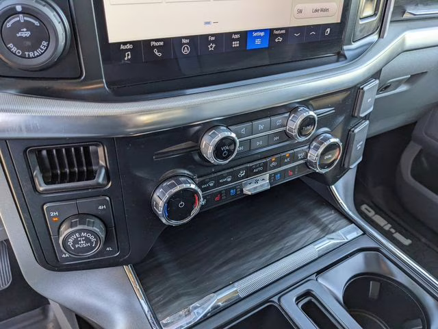 2024 Gray Metallic Ford F-150 Lariat 4X4 Truck