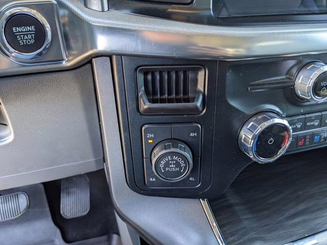 2024 Gray Metallic Ford F-150 Lariat 4X4 Truck