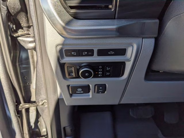 2024 Gray Metallic Ford F-150 Lariat 4X4 Truck