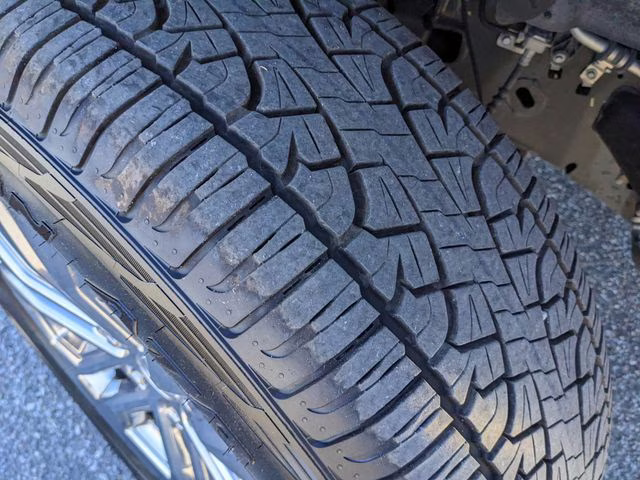 2024 Gray Metallic Ford F-150 Lariat 4X4 Truck