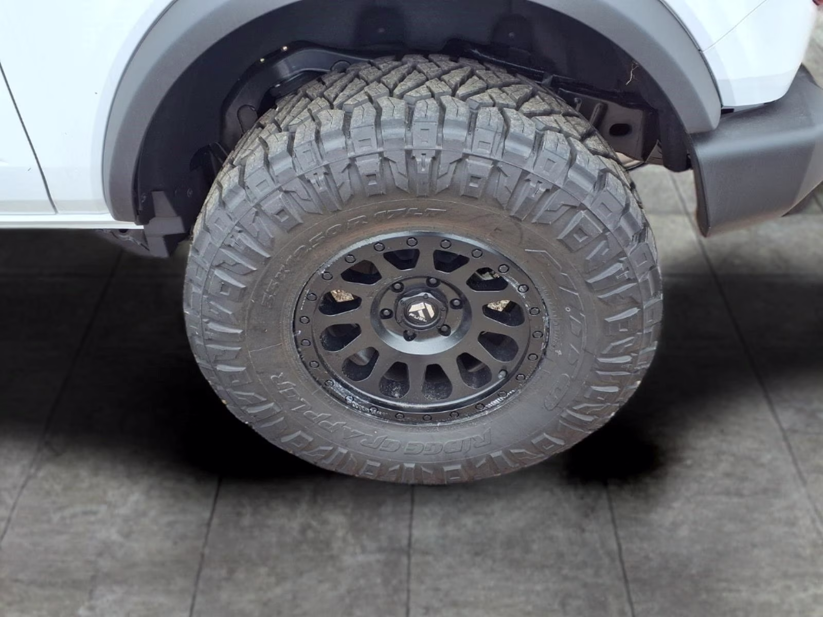 2025 Oxford White Ford Bronco Base 4X4 SUV