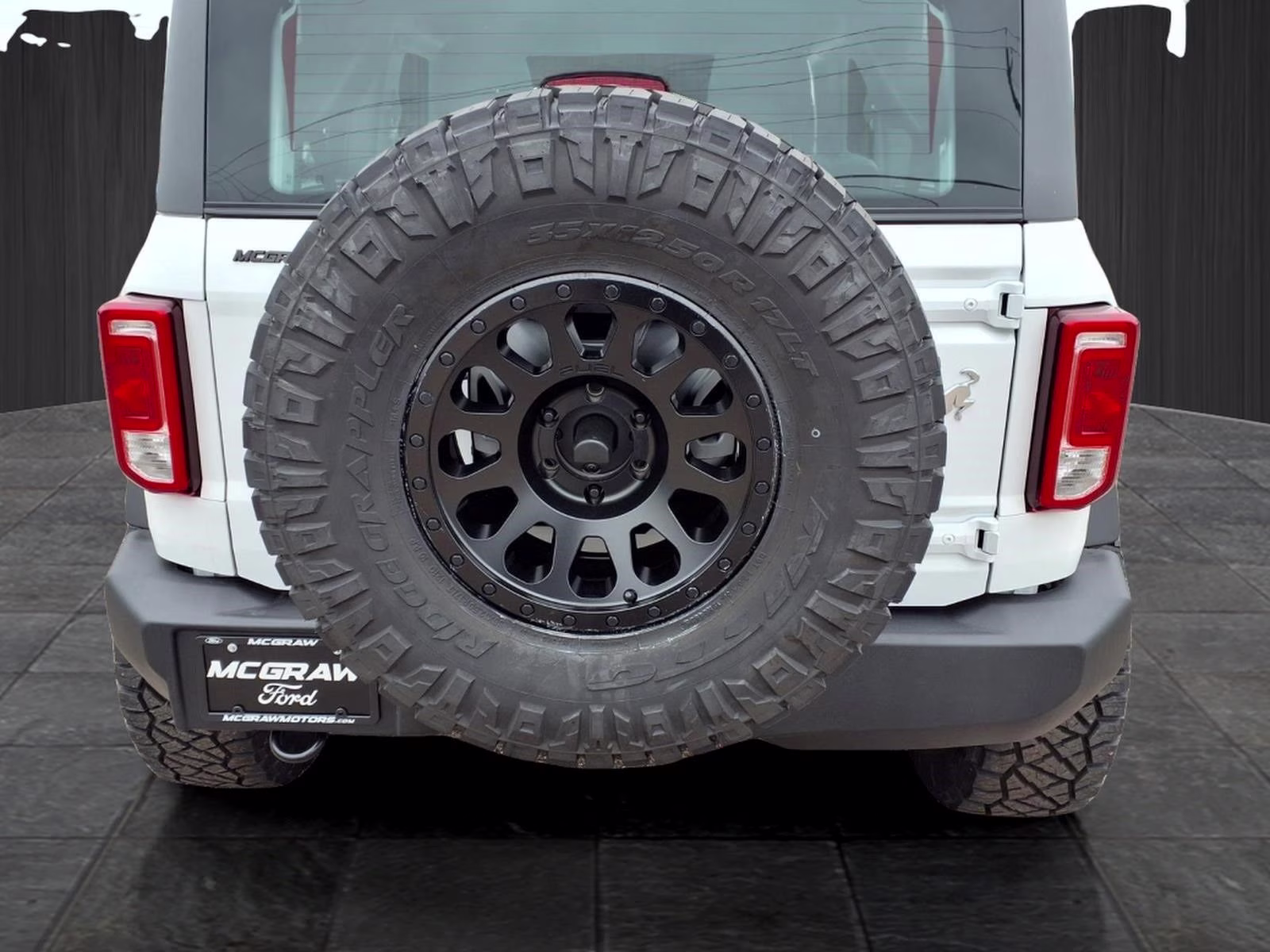 2025 Oxford White Ford Bronco Base 4X4 SUV