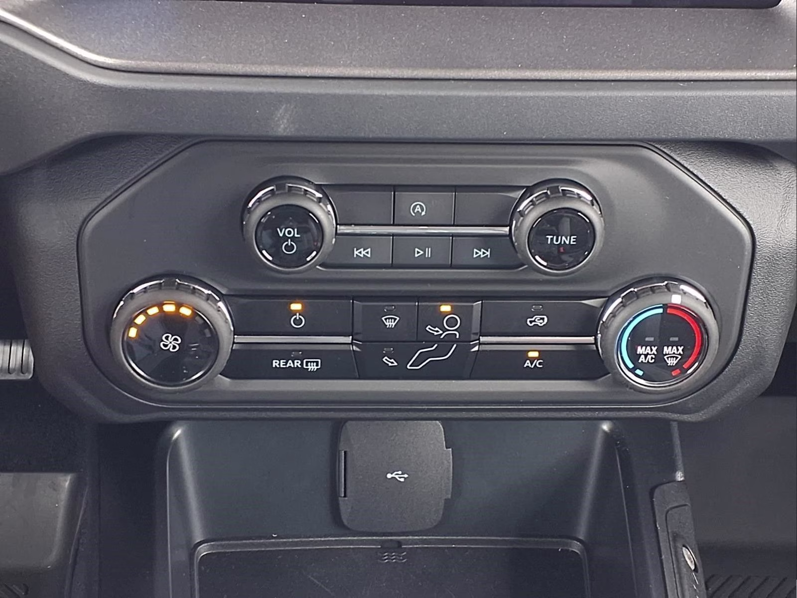 2025 Oxford White Ford Bronco Base 4X4 SUV