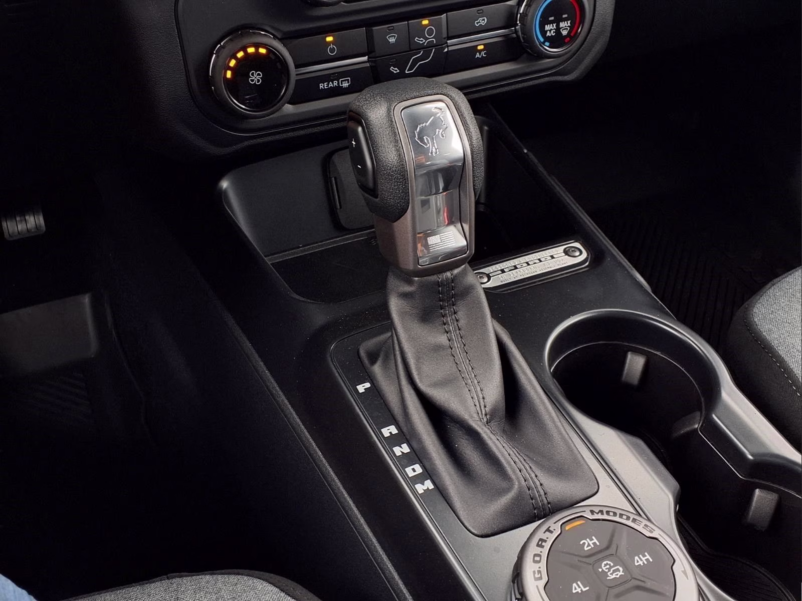 2025 Oxford White Ford Bronco Base 4X4 SUV