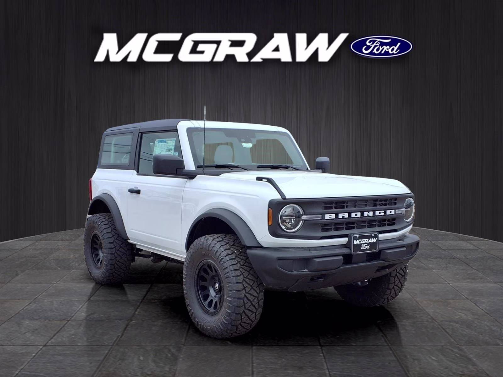 2025 Oxford White Ford Bronco Base 4X4 SUV