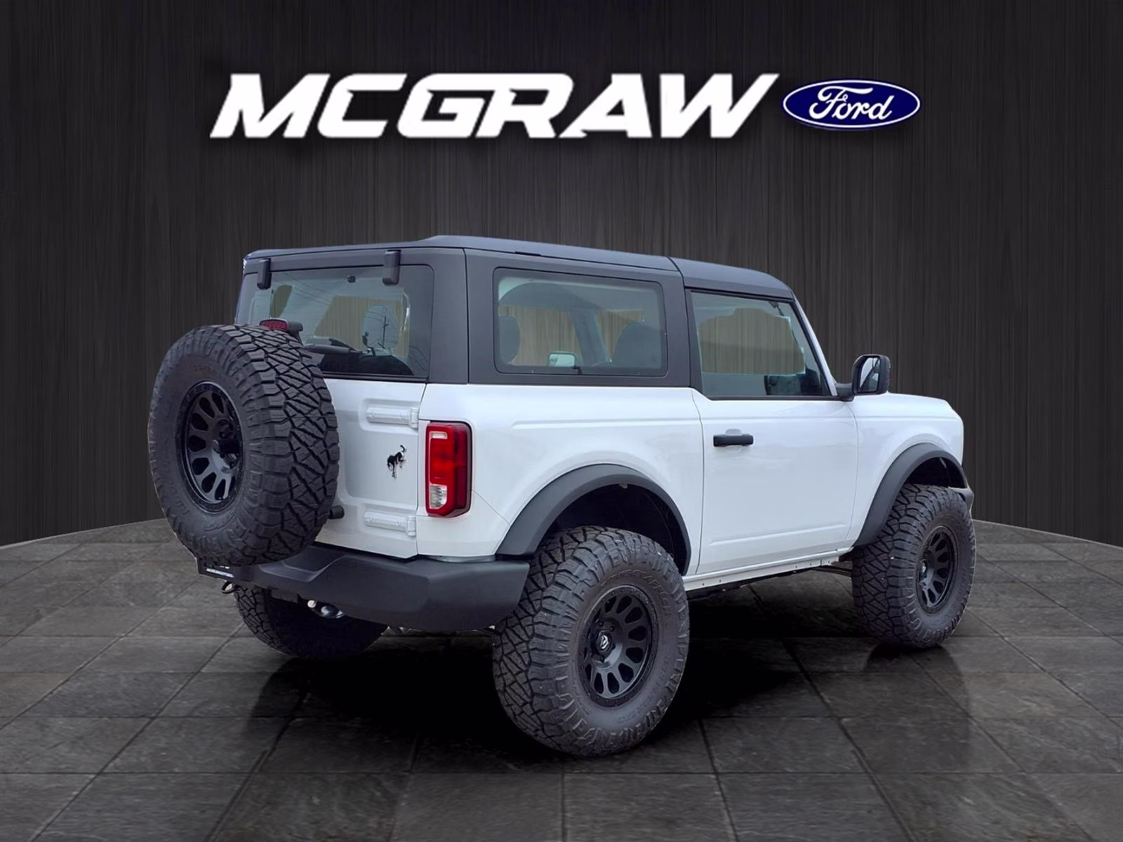 2025 Oxford White Ford Bronco Base 4X4 SUV