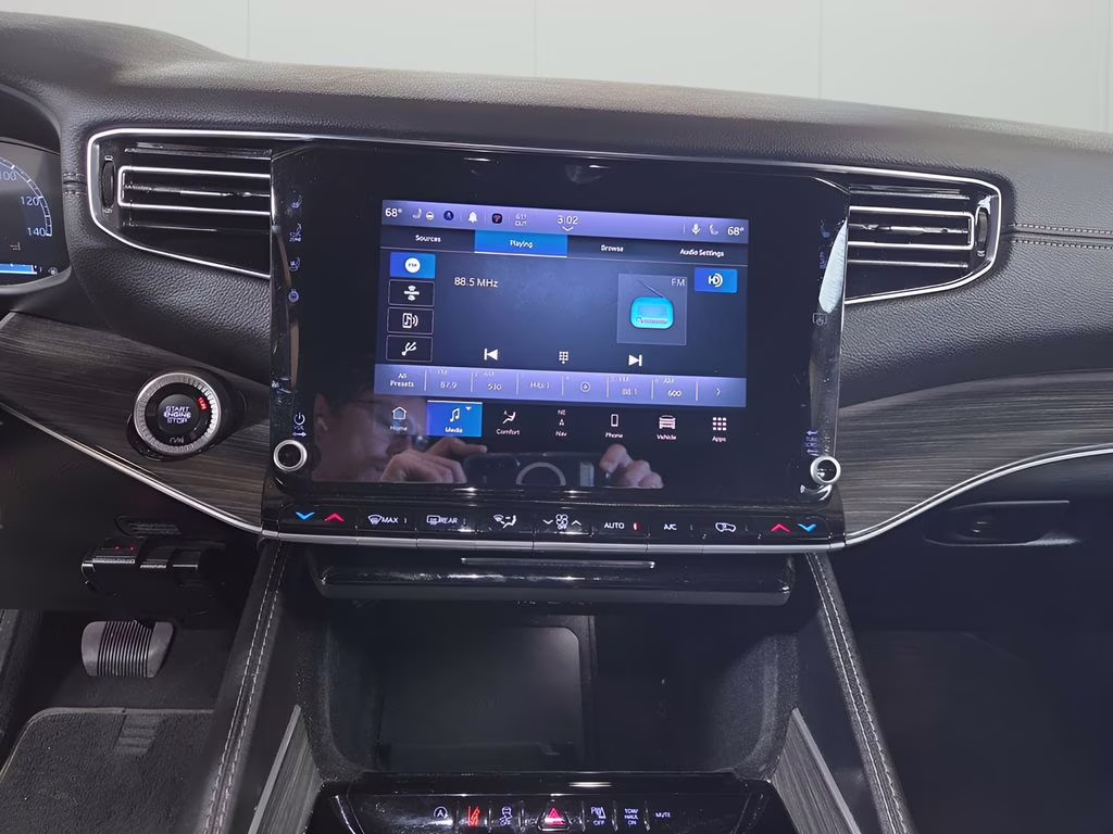 2023 Diamond Black Crystal Pearlcoat Jeep Wagoneer Series III 4X4 SUV