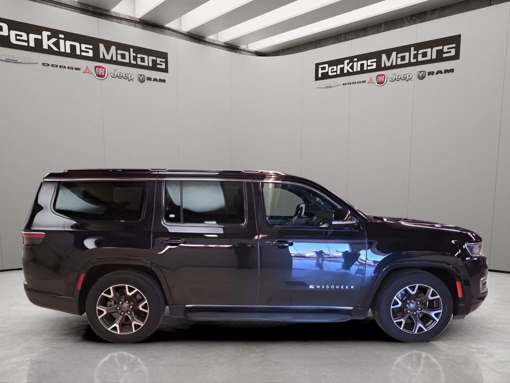 2023 Diamond Black Crystal Pearlcoat Jeep Wagoneer Series III 4X4 SUV
