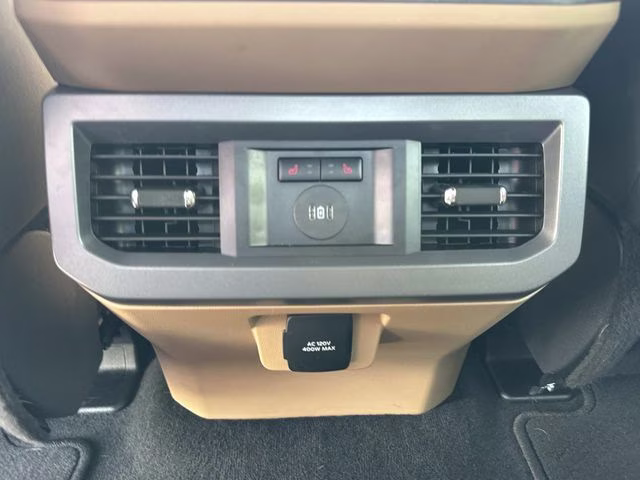 2026 White Metallic Ford Super Duty F-250 SRW Lariat 4X4 Truck