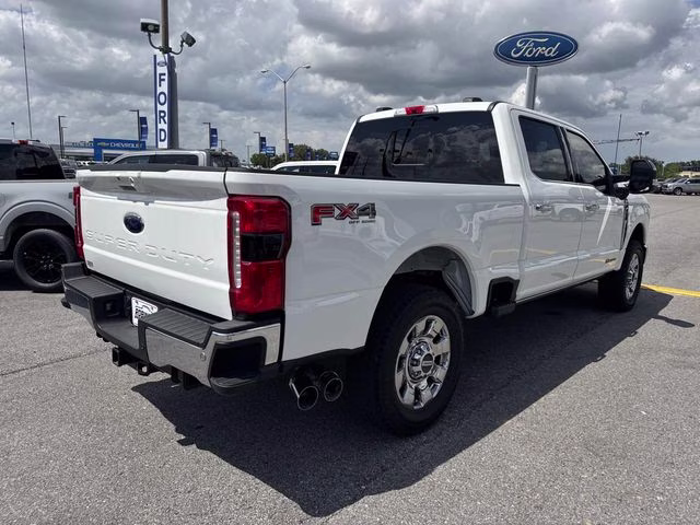 2026 White Metallic Ford Super Duty F-250 SRW Lariat 4X4 Truck