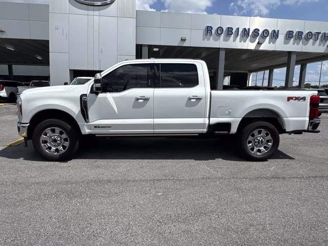 2026 White Metallic Ford Super Duty F-250 SRW Lariat 4X4 Truck