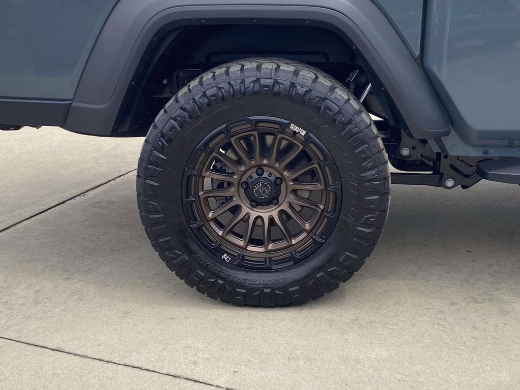 2026 Anvil Clearcoat Jeep Gladiator Sport 4X4 Truck