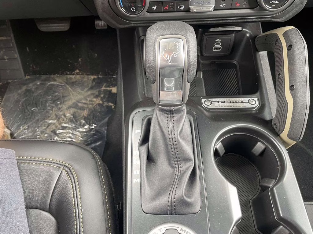 2026 Avalanche Ford Bronco Badlands 4X4 SUV