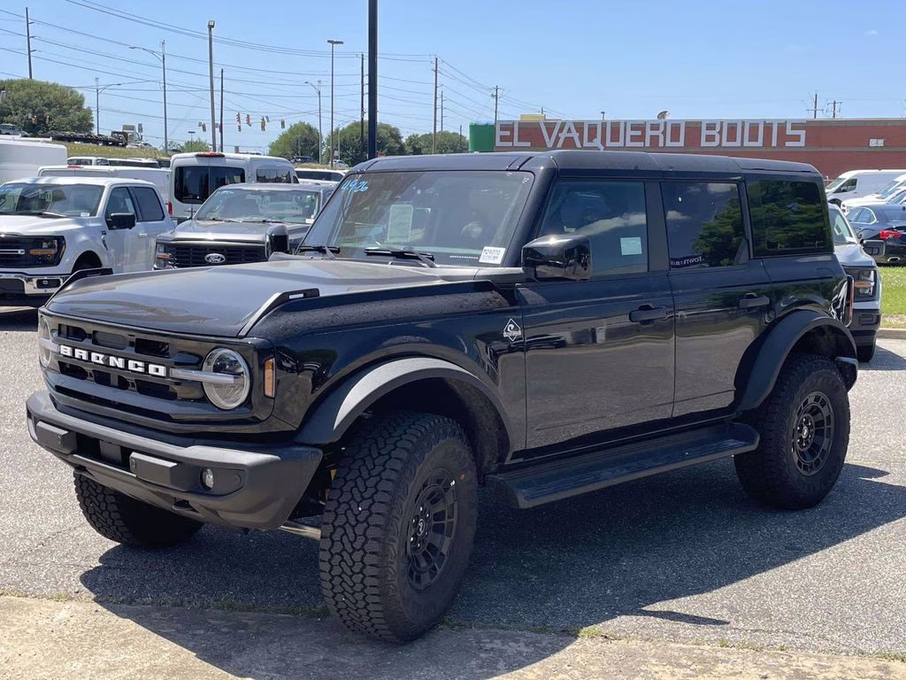 2026 Shadow Black Ford Bronco Outer Banks 4X4 SUV