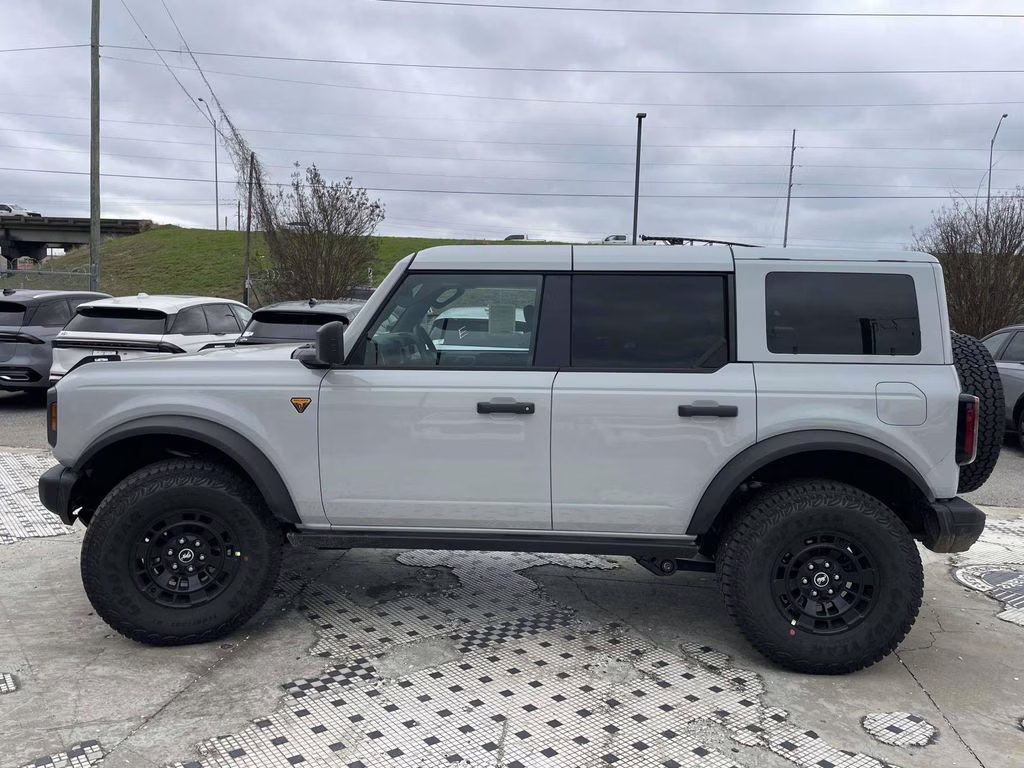2026 Avalanche Ford Bronco Badlands 4X4 SUV