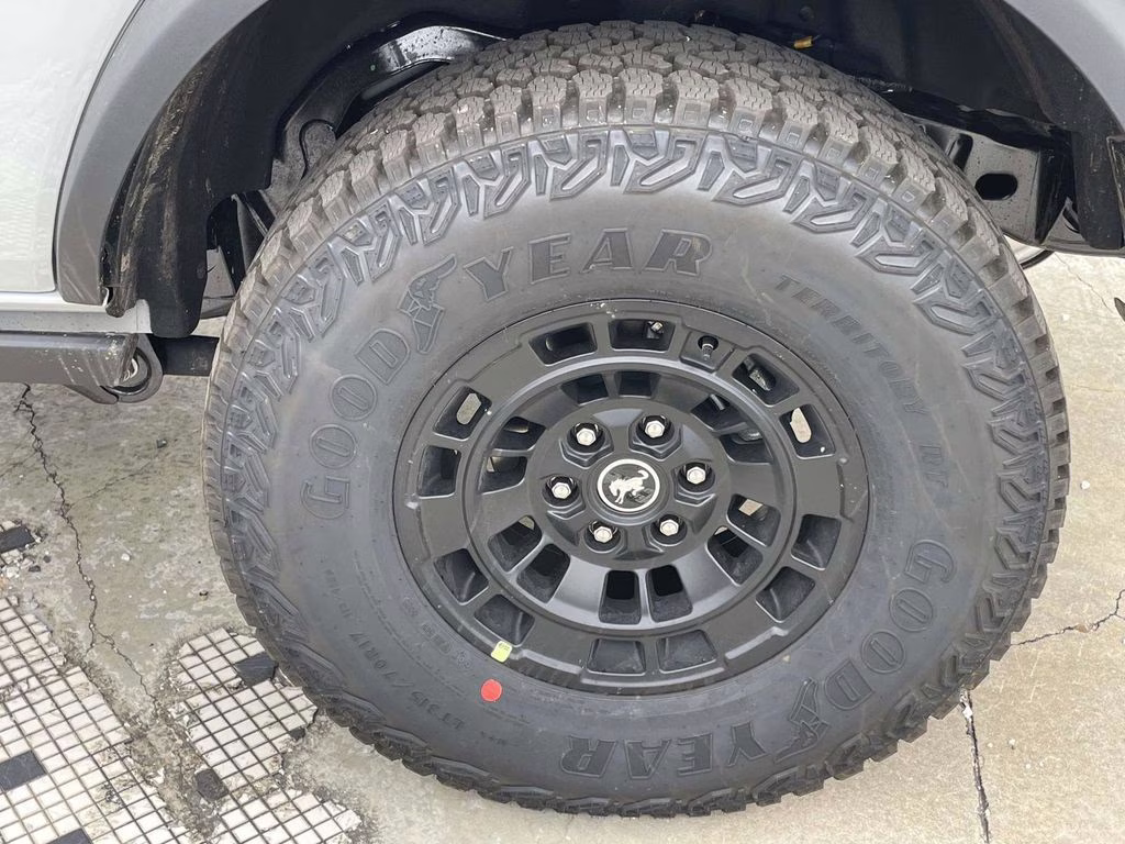 2026 Avalanche Ford Bronco Badlands 4X4 SUV