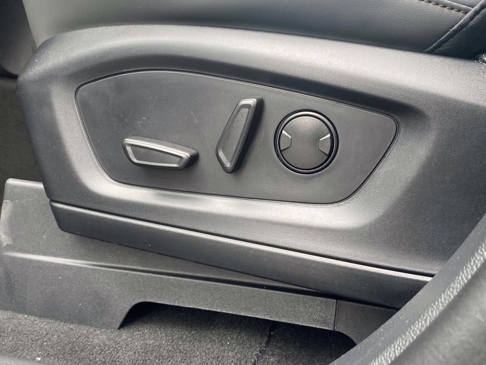 2026 Vapor Blue Ford Explorer Active 4X4 SUV