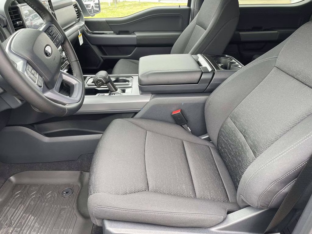 2026 Oxford White Ford F-150 XLT 4X4 Truck