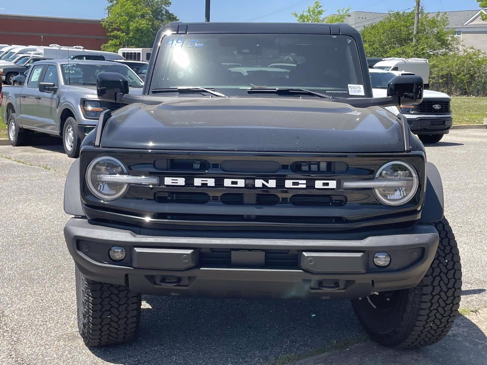 2026 Shadow Black Ford Bronco Outer Banks 4X4 SUV