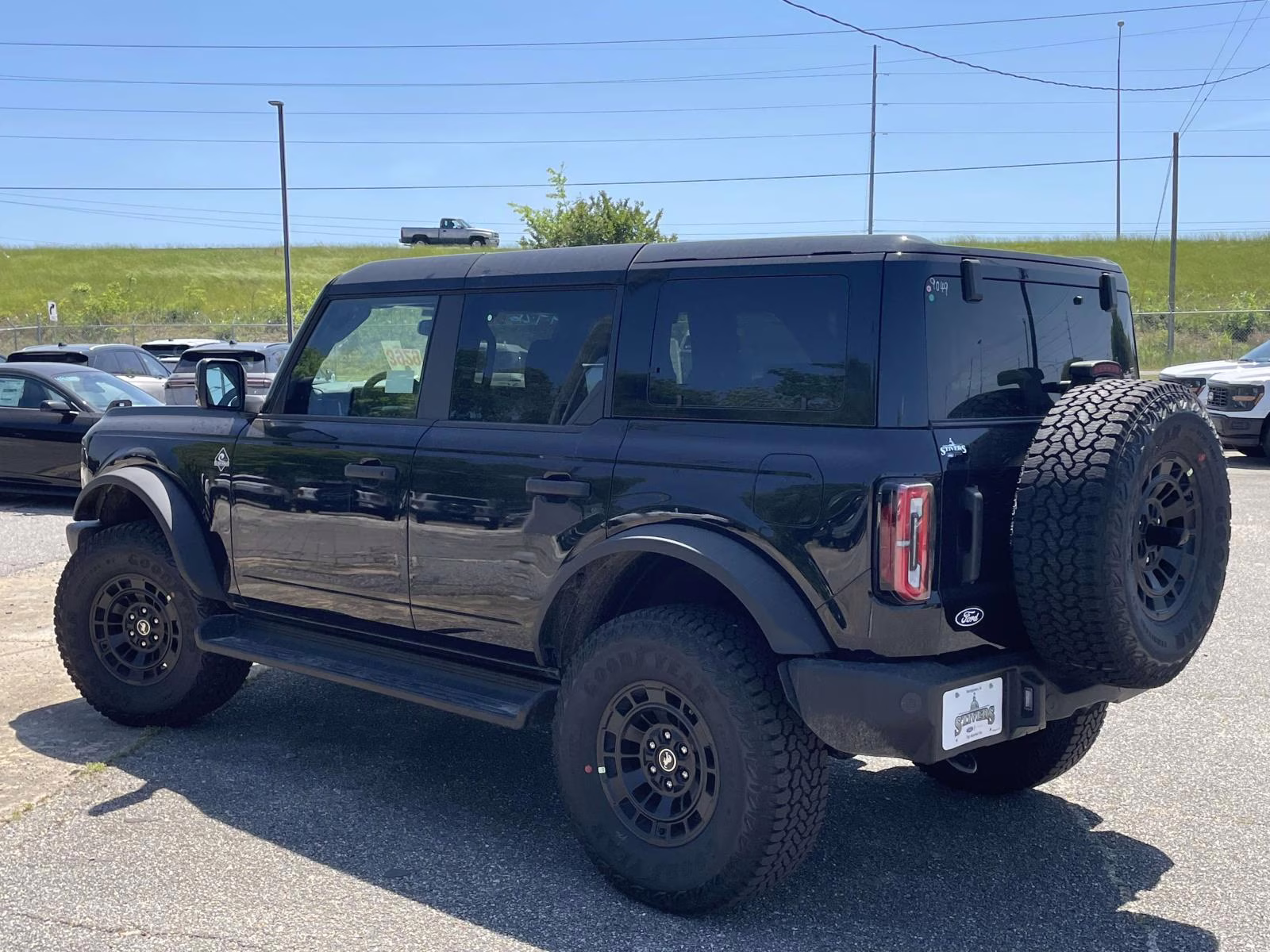 2026 Shadow Black Ford Bronco Outer Banks 4X4 SUV