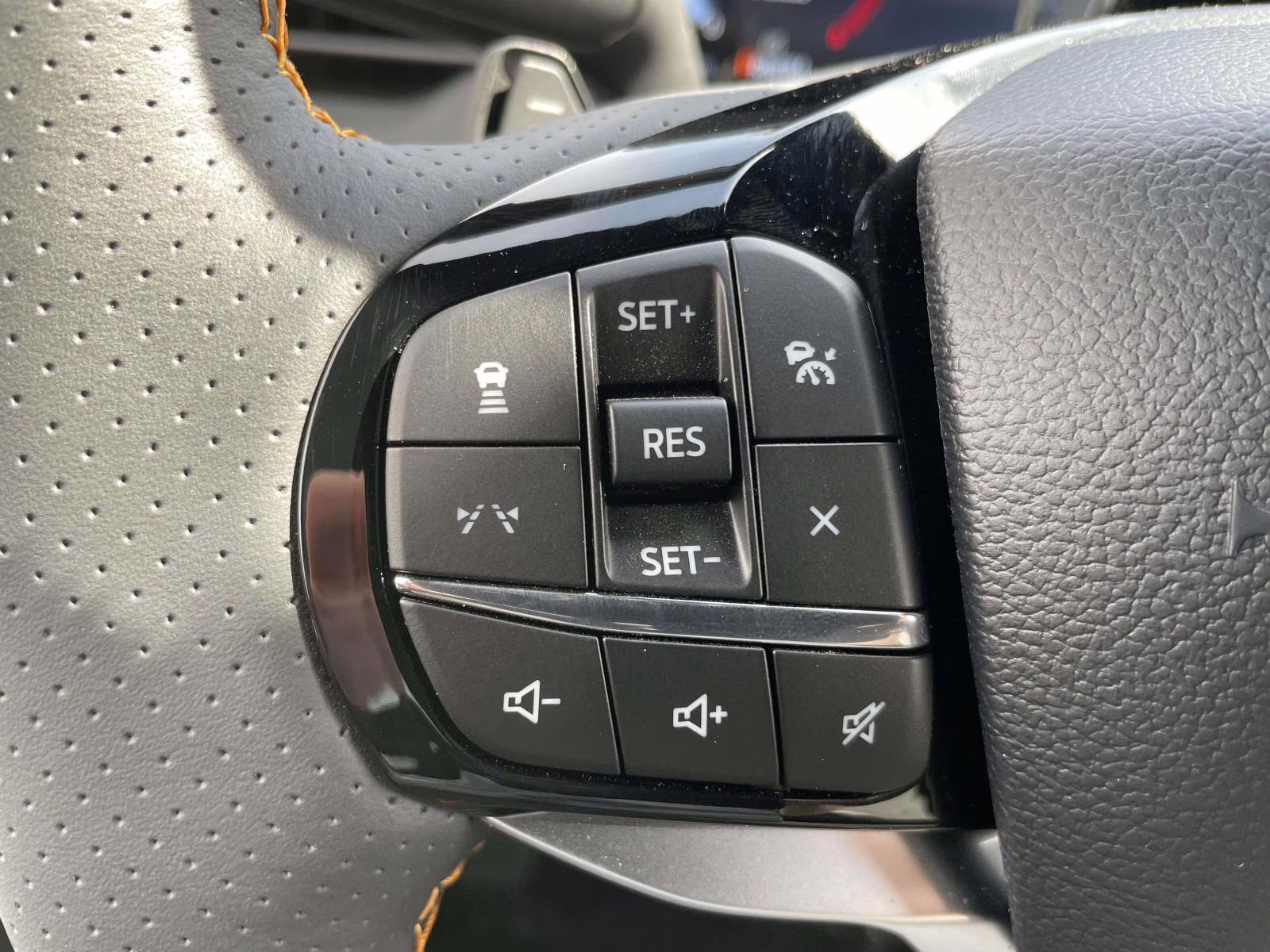 2026 Marsh Gray Ford Explorer Tremor 4X4 SUV