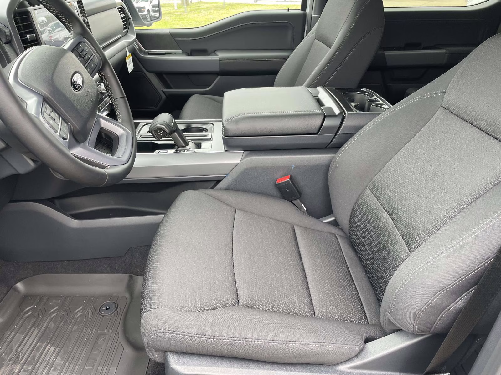 2026 Oxford White Ford F-150 XLT 4X4 Truck