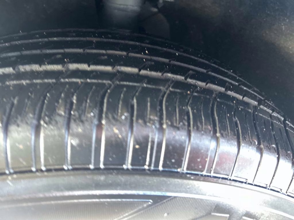 2024 Diamond Black Crystal Pearlcoat Chrysler Pacifica Touring L FWD Van