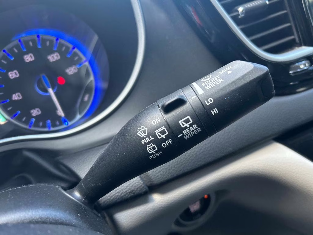 2024 Diamond Black Crystal Pearlcoat Chrysler Pacifica Touring L FWD Van