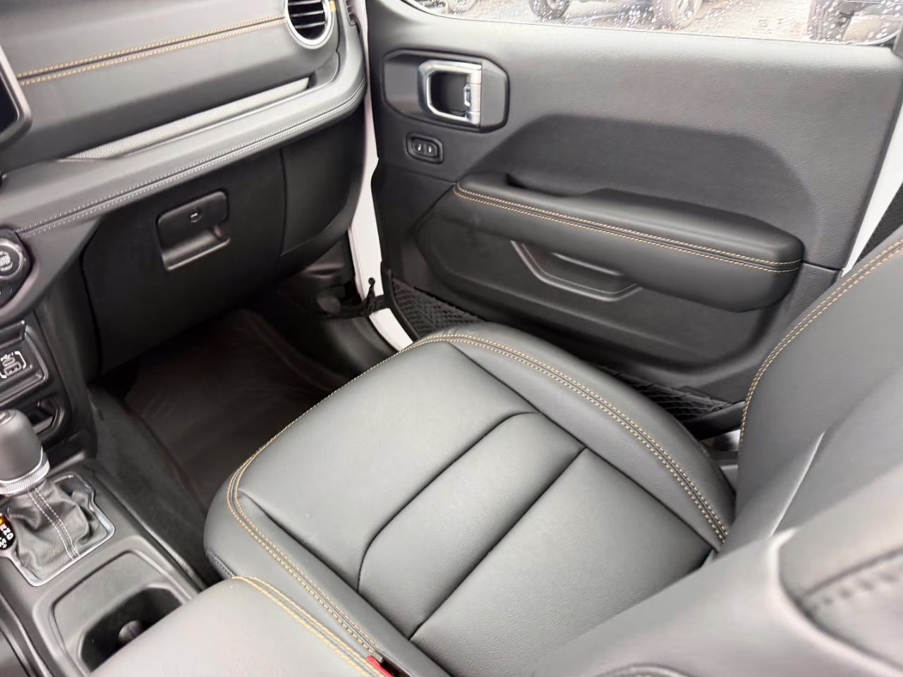 2026 Bright White Clearcoat Jeep Wrangler Sahara 4X4 SUV