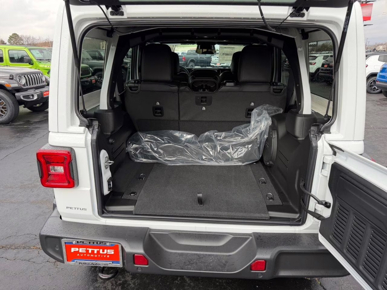 2026 Bright White Clearcoat Jeep Wrangler Sahara 4X4 SUV