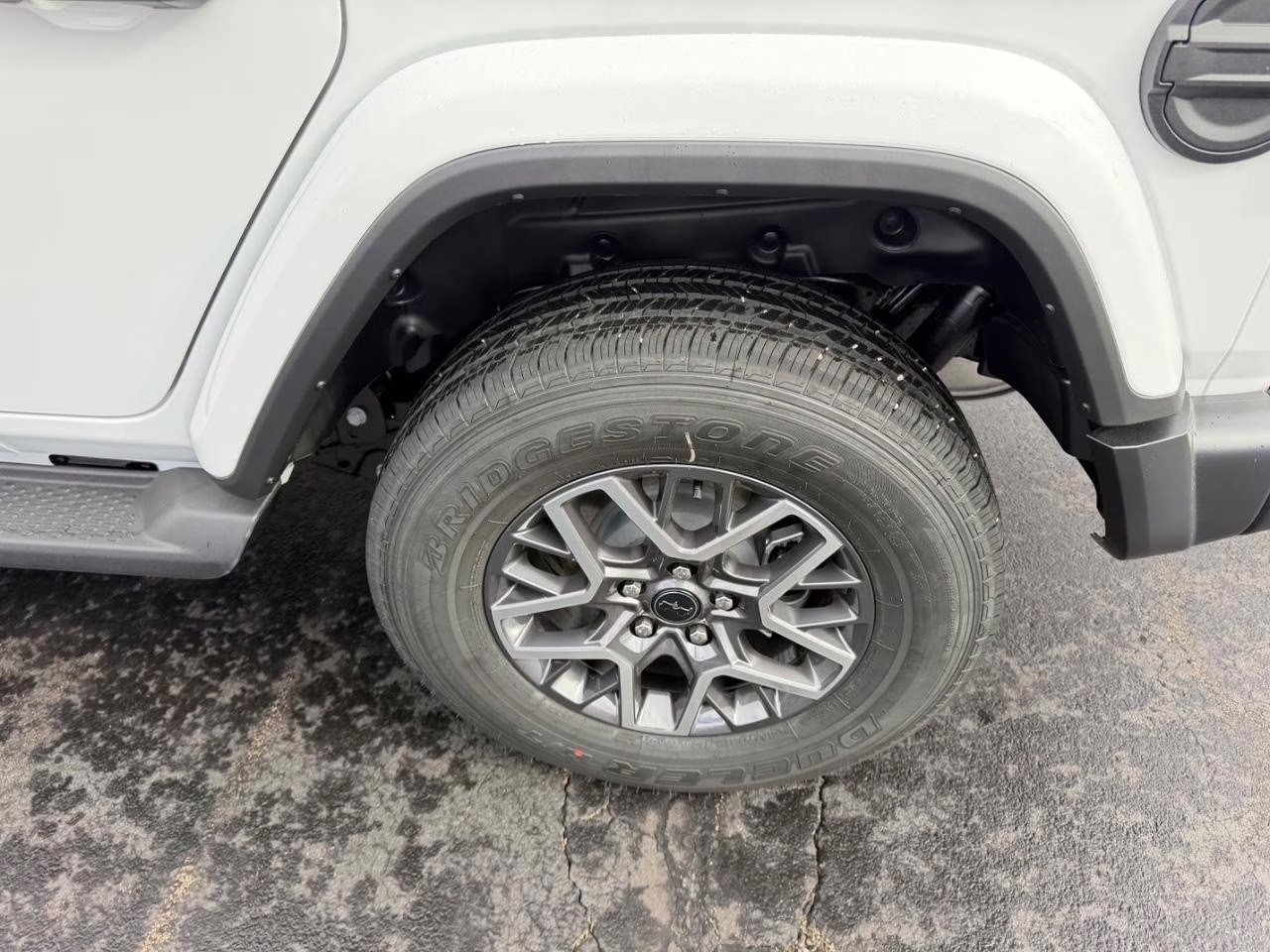 2026 Bright White Clearcoat Jeep Wrangler Sahara 4X4 SUV