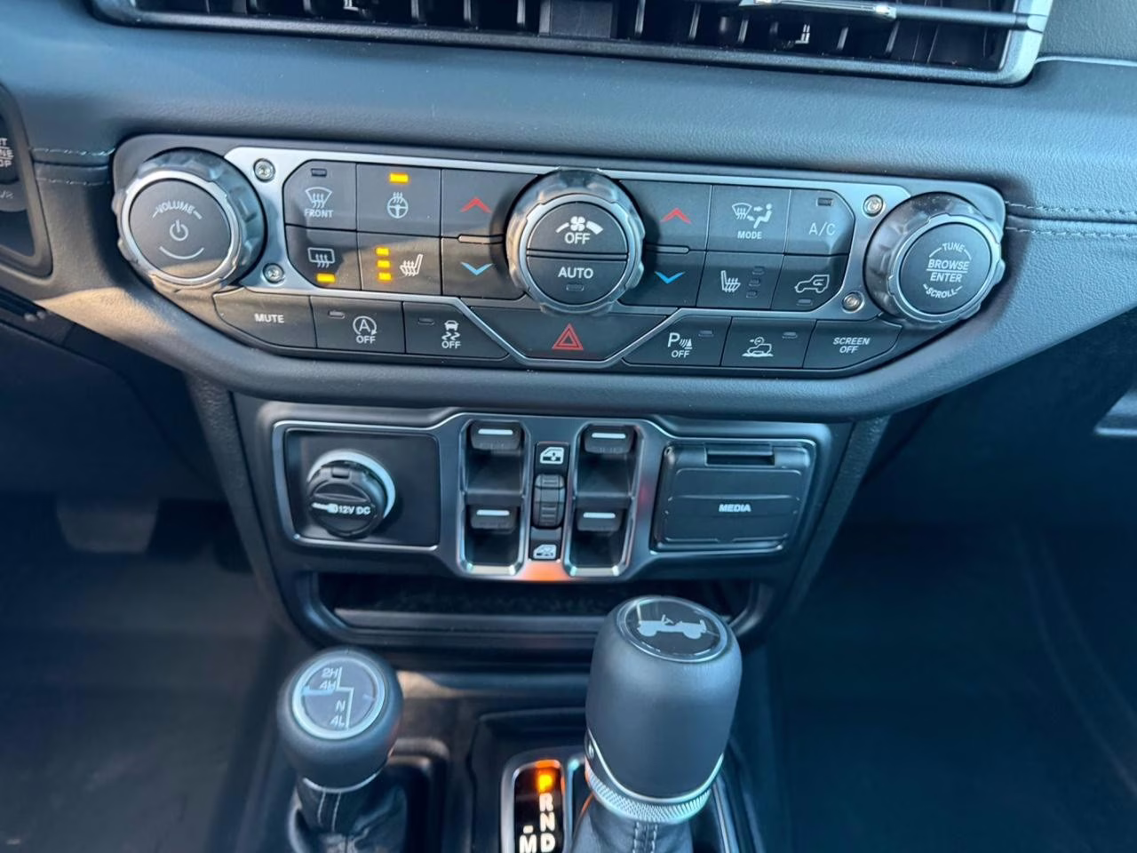 2026 Hydro Blue Pearlcoat Jeep Wrangler Sahara 4X4 SUV