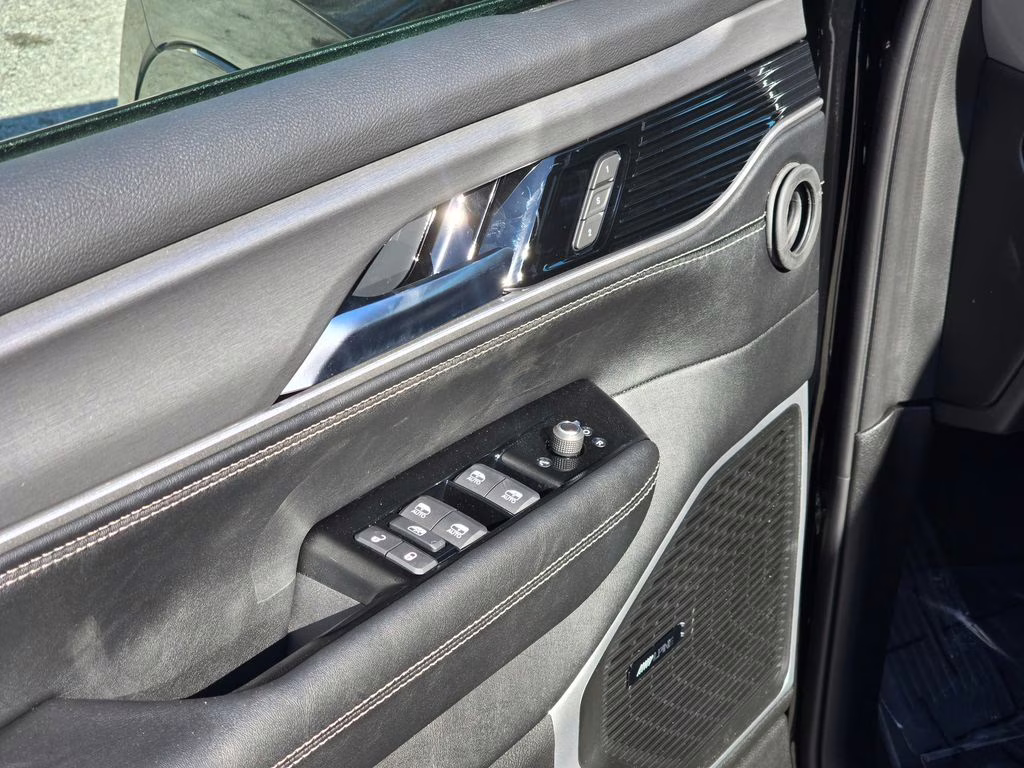 2026 High Gloss Black Jeep Grand Wagoneer Base 4X4 SUV