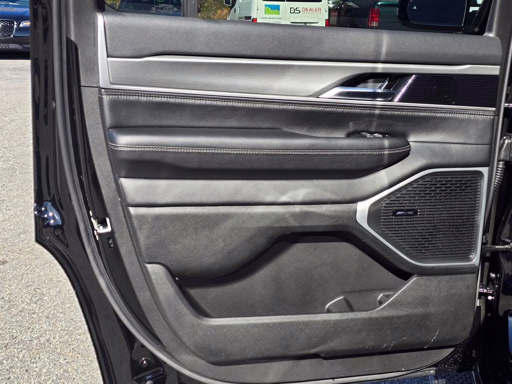 2026 High Gloss Black Jeep Grand Wagoneer Base 4X4 SUV